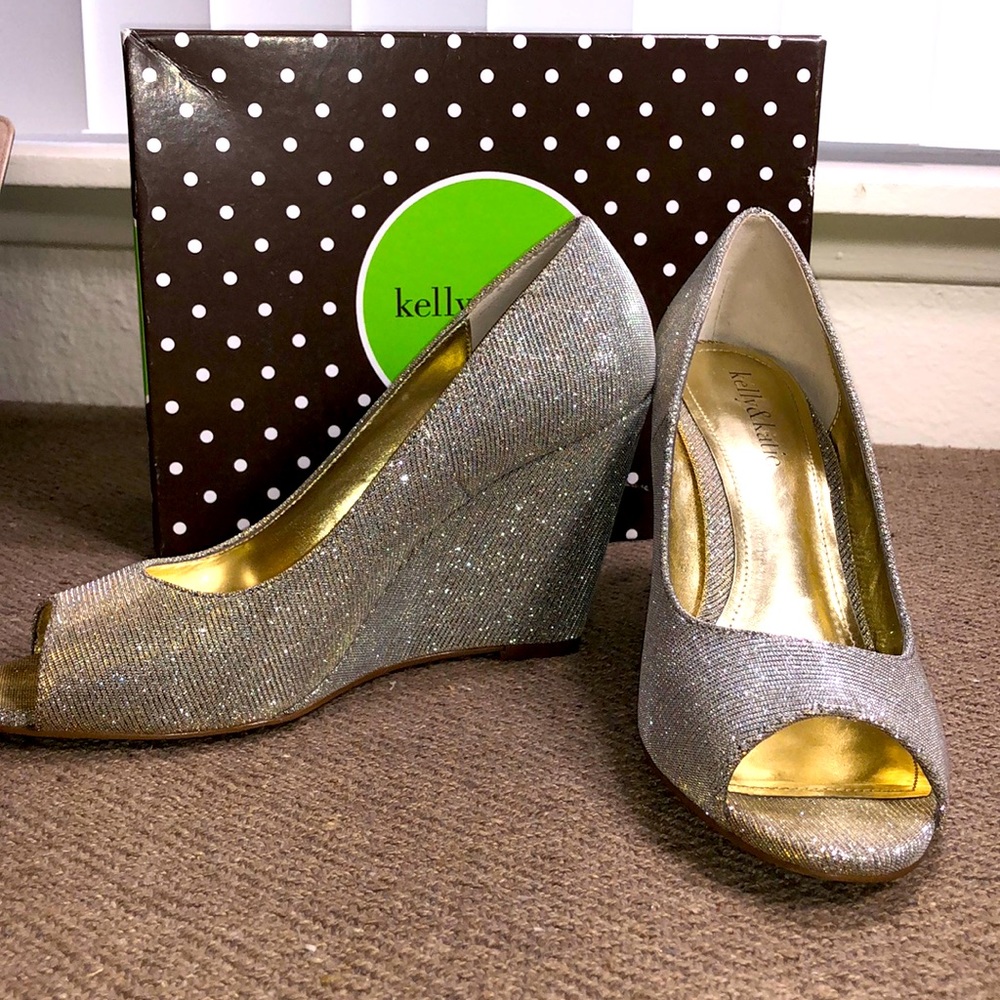 Kelly & Katie Gold/Silver Peep Toe Wedge